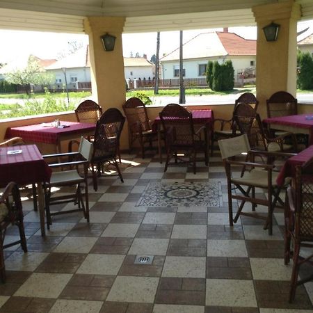 Fonix Fogado Ξενοδοχείο Lenti Εξωτερικό φωτογραφία